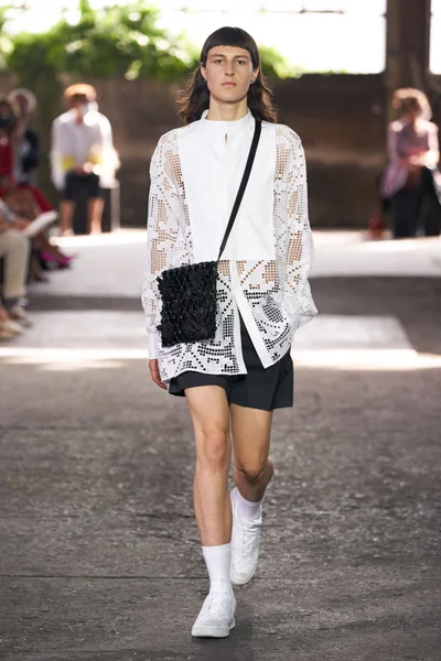 Look 8